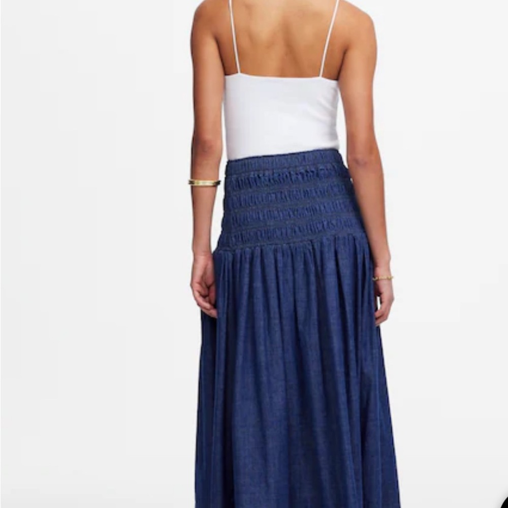 Madewell Smocked Denim Skirt, NWOT - Picture 5 of 5